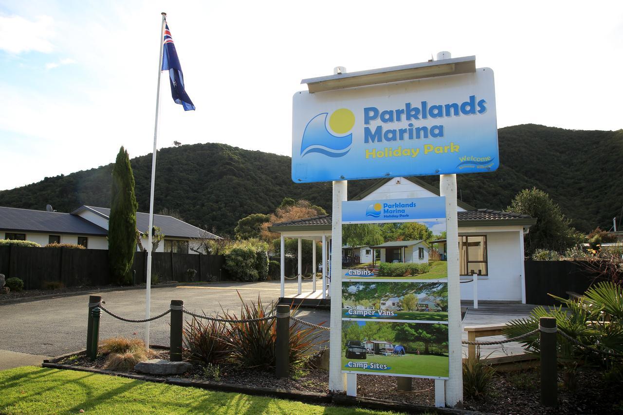 Parklands Marina Holiday Park พิคตัน ภายนอก รูปภาพ